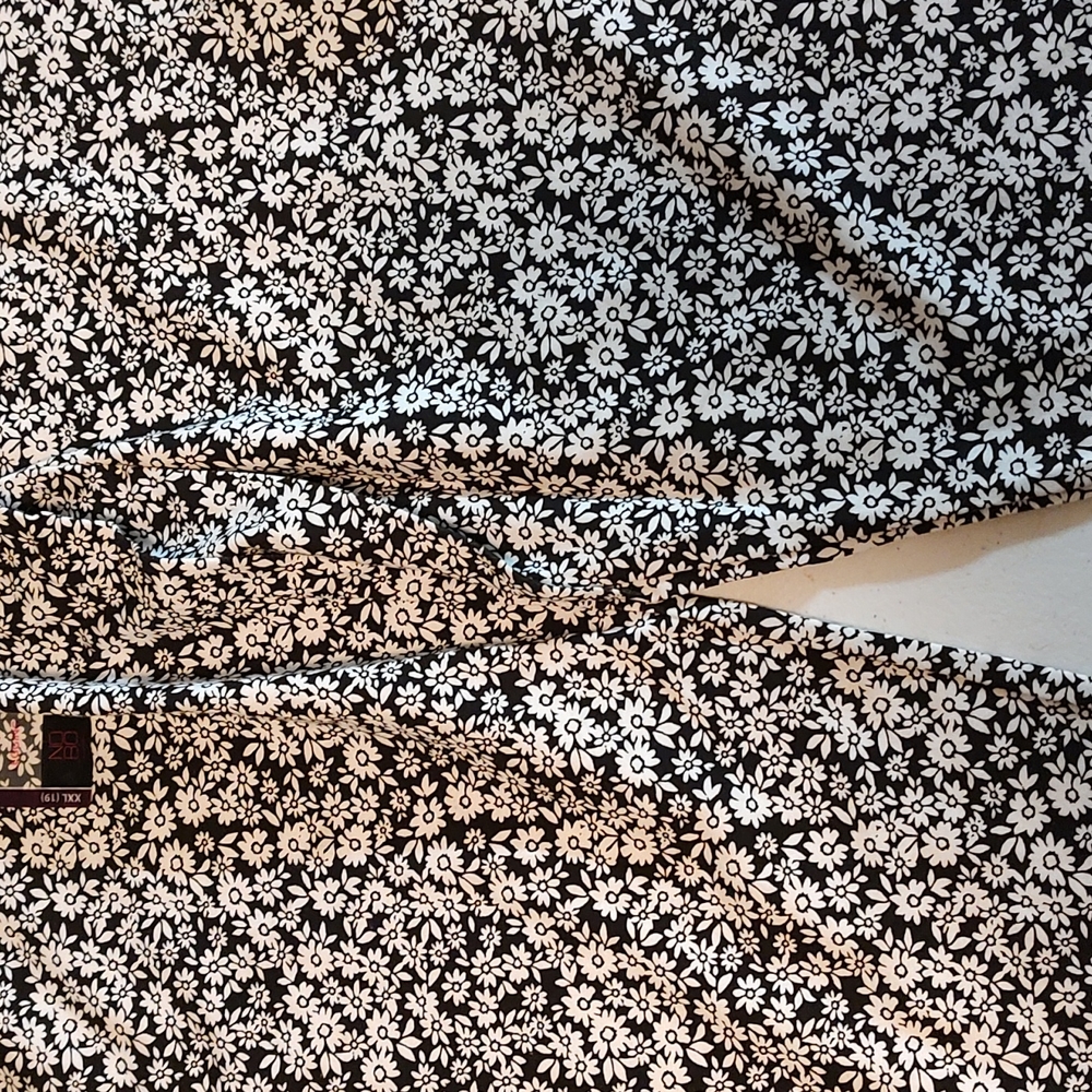 Black/White Capri Tights